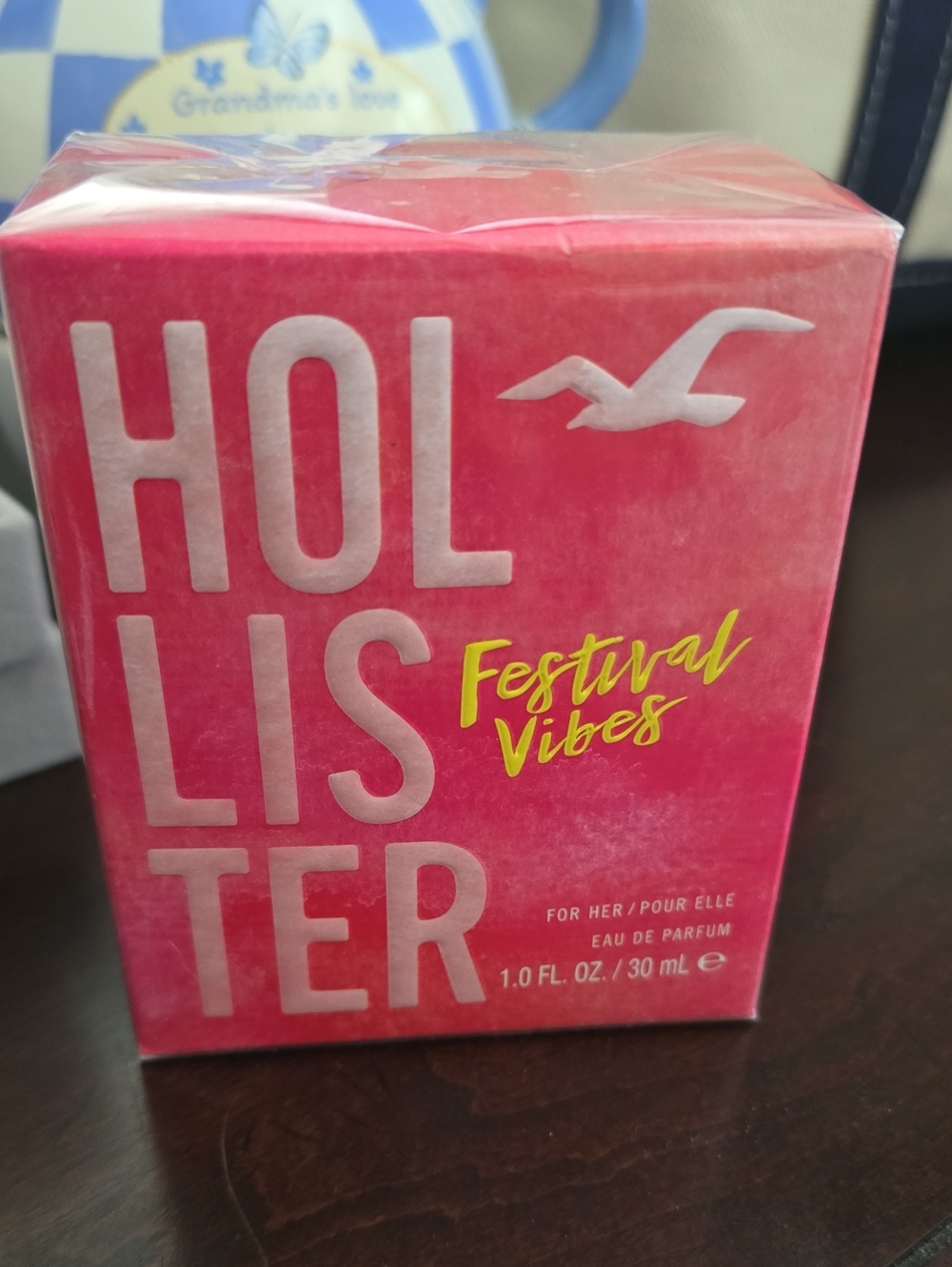 Hollister Festival Vibes Pink & Yellow Packaging